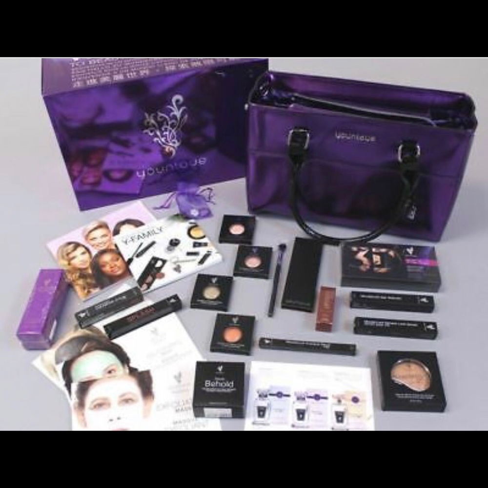 Younique Presenters Kit! Brand New!